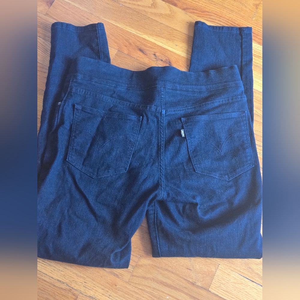 Levis Pull On Dark Wash Jeggings 28